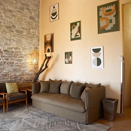 Villa Nous Village *
