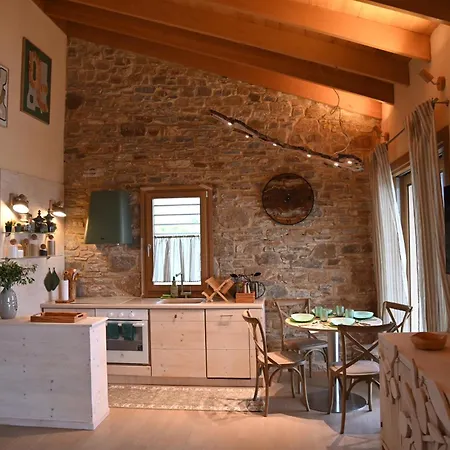 Villa Nous Village *