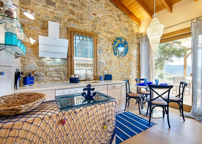 וילה Nous Village Alikí