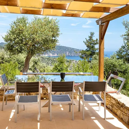 Nous Village Villa Alikí