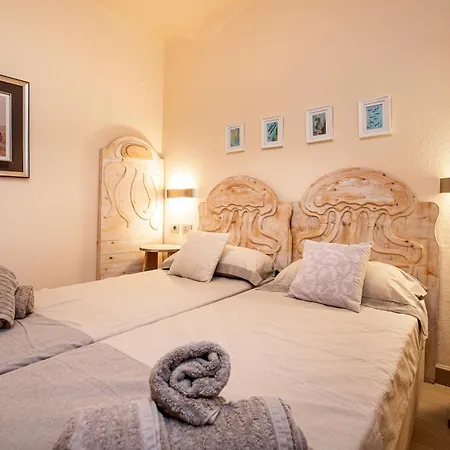 Nous Village * Αλυκή