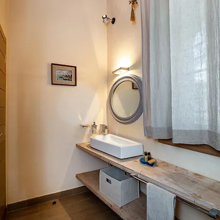 Villa Nous Village *