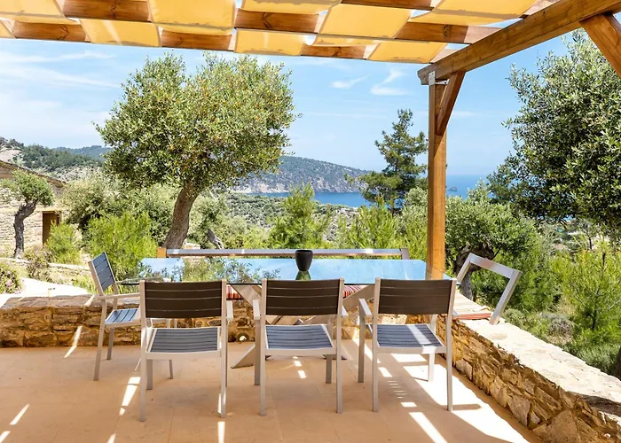 Nous Village Villa Alikí